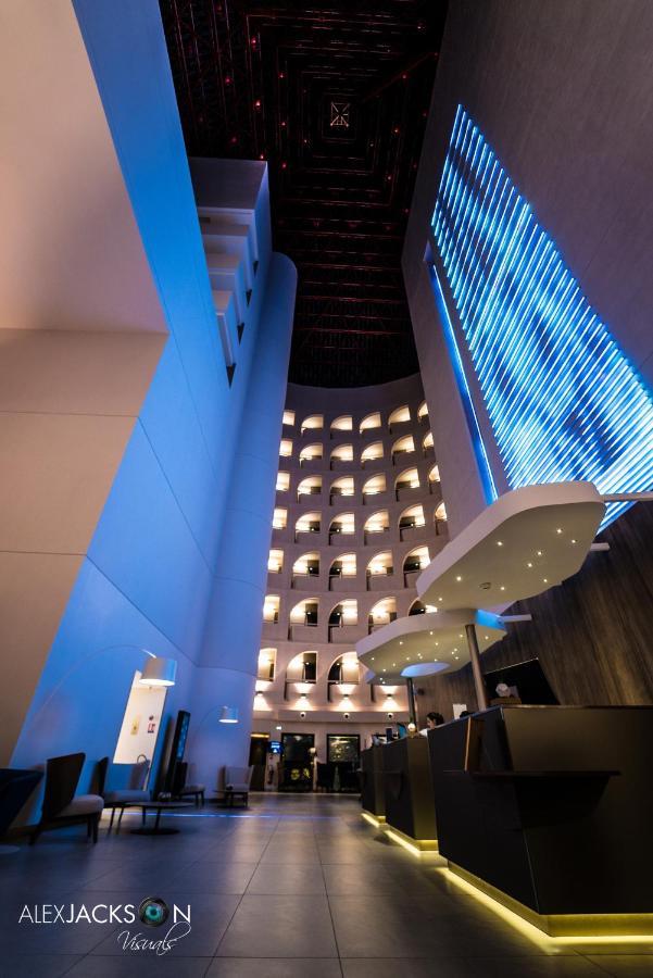 Radisson Blu Hotel, Лион Екстериор снимка